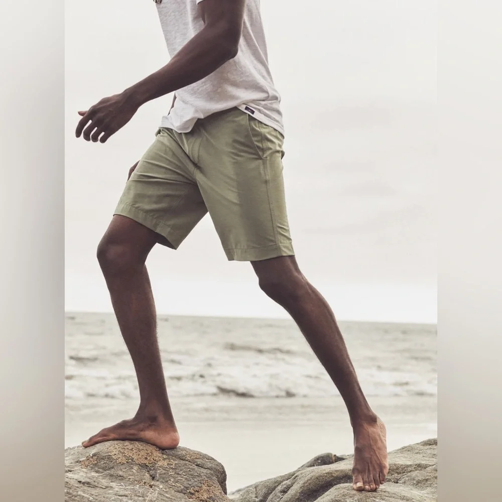 Faherty All Day™ Shorts Inseam 9” in Olive Men’s Waist 42